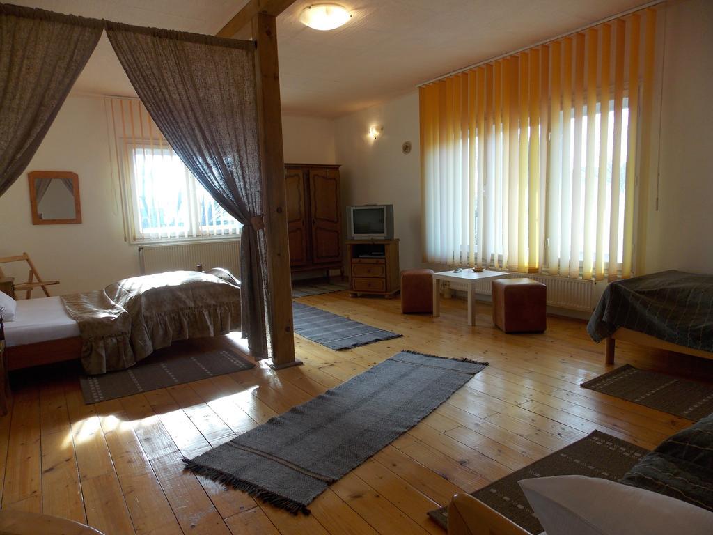 Casa Fortyogo Tîrgu Secuiesc 객실 사진
