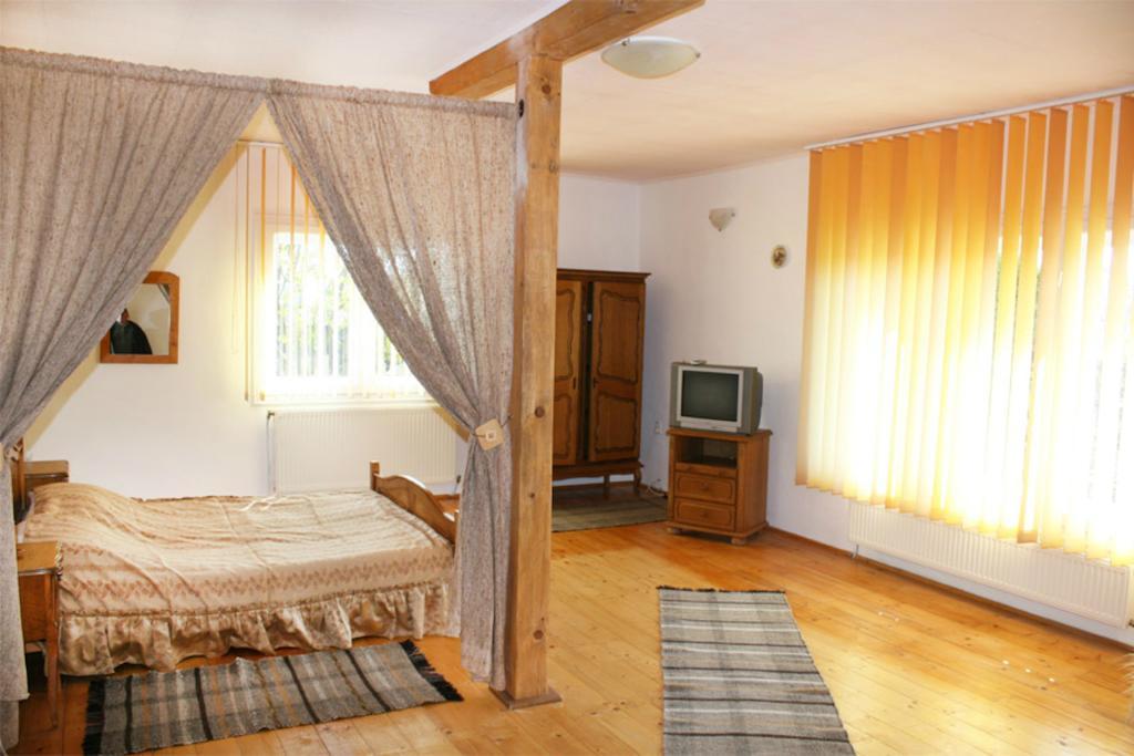 Casa Fortyogo Tîrgu Secuiesc 객실 사진