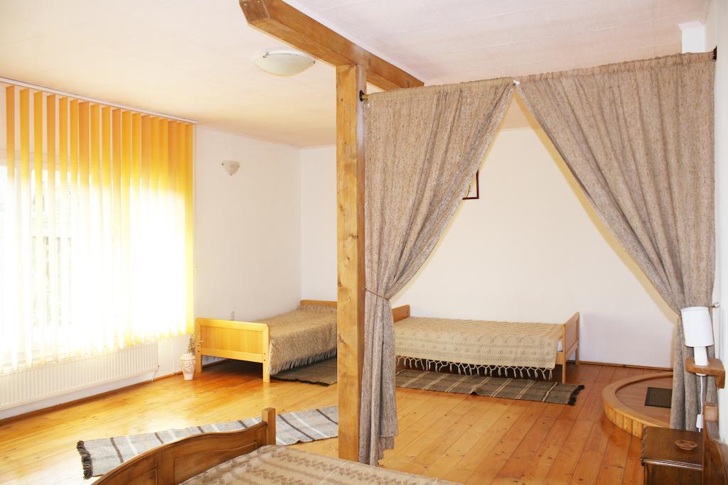 Casa Fortyogo Tîrgu Secuiesc 객실 사진