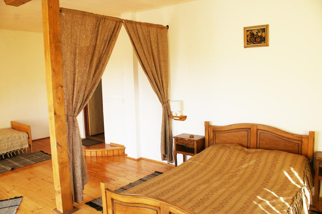 Casa Fortyogo Tîrgu Secuiesc 객실 사진